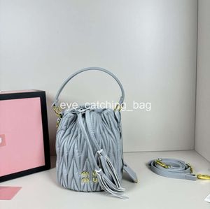 Lady the Leather Buckte Bag Sack Женская дизайнерская тотарная тотация классическая шнурки на плечо модные кошельки с верхней ручкой кошельки сумочка