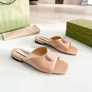 Designer Summer Beach Slippers Fashion Loafers Lazy Low Heeled Flops Leather Letters Lady Cartoon Slides Women Shoes Crystal Metal Ladies Sandaler Stor storlek 5.17 03