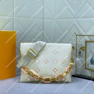 Coussin Designer Womens axelväska högkvalitativ gradient prägling läder handväska underarmsäck S/s Ny rosa guld grov kedja dekorativ crossbody väska M25110