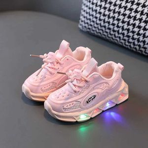 Crianças atléticas ao ar livre lideram tênis casuais meninas que brilham crianças tênis infantis sapatos de iluminação elegantes sapatos de emissão de luz Y240518