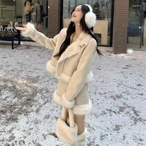 Arbetsklänningar vinter två stycken uppsättningar för kvinnor 2024 mode tjock kort ull kappjacka hög midje kjol söt flicka 2 st varm klänning kostymer