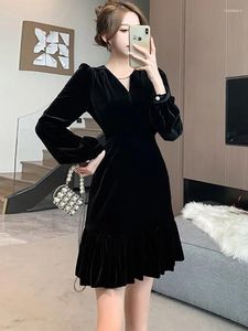 Casual Dresses 2024 Korean Vintage Luxury Party Vestidos Autumn Winter Black Velvet Chic Ruffled Short Dress Women Elegant Bodycon Prom