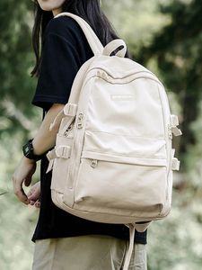 Lätt ryggsäck för kvinnor vattentät nylon bärbar dator ryggsäck passar 15,6 tum researbetet dagpack för tonåringar 240518