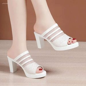 Sandaler utanför Fashion Mouth S Fish Slote Female Leather 2024 Summer Waterproof Tower Sandal Fahion Outide FIH 702 D B137