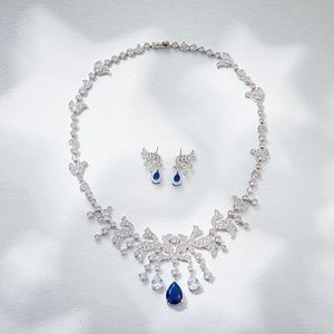 Designer Collection Style Dinner Party Jewelry Set Inlay Blue Pyriform Cubic Zircon Diamond Pendant Feathers Chain Halsband örhängen