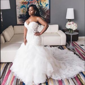 2023 Mermaid Wedding Dresses Vintage Sexy African Sweetheart Illusion Lace Appliques Crystal Beaded Ruffles Tiered Organza Formal Brida 249d