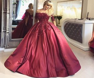 Nuovi abiti da quinceanera gonfio bungundy abito da ballo fuori dalla spalla a metà maniche applicazioni in pizzo dolce 16 abiti Ballkleid8099094