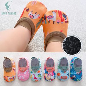 Baby Socks Buty niemowlę słodkie kreskówki dla dzieci buty miękkie gumowe podeszwy botki bebe botki maluchowe dziewczęta First Walker 240507