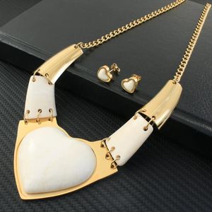Модные украшения из нержавеющей стали для женщин Золотое ожерелье в стиле сердца и серьги Sdnzbxcf 240514