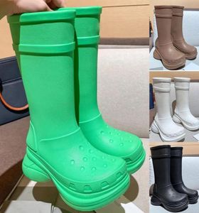 2023 Designer Boots Rain Boots Women Mens Sapatos de borracha Minços de chuva Long Cros Boot Paris Outdoor 20 High Plataforma Gréia Big Jelly grossa Bot3259984