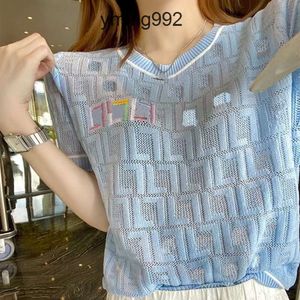 Högkvalitativ designer Blue Hollow Out Knit Tee Fashion Full Letter F Summer Womens T-shirt Kort ärm Tees