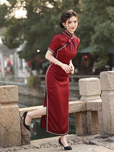Etnisk kläder vår sommarmamma långa cheongsam vin röd qipao spets retro konststil båge ng bantning
