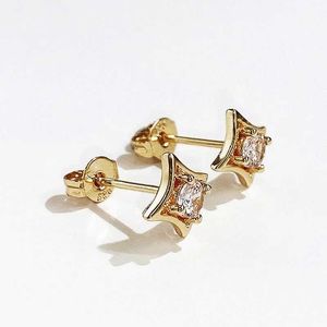 Stud Womens 18K Gold Earrings Exit Square CZ Pendant Earrings Womens Personalized Wild Jewelry Aretes De Mujer Womens Jewelry J240516