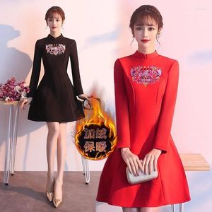 Sukienki swobodne w chińskim stylu grube ulepszone Cheongsam Floral Hafdery Party Sukienka dla kobiet retro stojak elegancki czarny szczupły ciepło