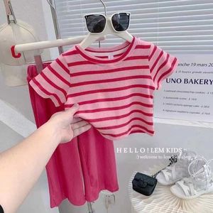 Kleidung Sets Girls Summer Shirt Set Kurzarm O-Neck gestreiftes T-Shirt gerade weit Beinhosen 2pcs Set Girls Casual Set Q240517