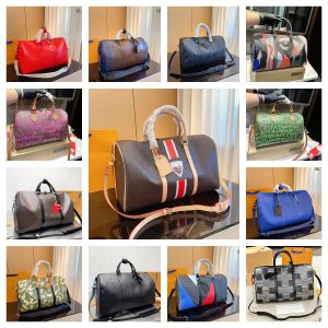 Designer Duffel Bags Fashion Mens Womens Luxury Bag Weekend Travel Bag Handväskor stor kapacitet Keep Carry Carry On Shoulder Bag Bagages 35/45/50cm utomhussport PAC
