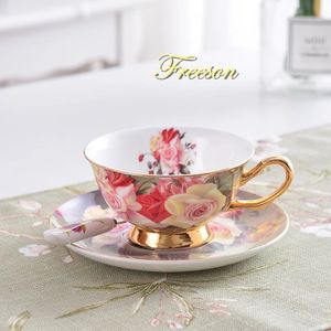 Винтажная розовая костяная кость в Китае чайная чашка набор Spoon Set 200 мл Продвинутого фарфорового кофе британское кафе послеобеденной чай падение 240518