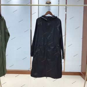 PRIMAÇÃO E VERMELHO E SUMPLEM Lightweight Imperme -de -vedado solar jaqueta solar feminino Canda de cordão projetar moda casual casaco de casaco com capuz de comprimento