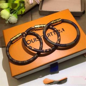 Designer Jewelry Earrings Pendant Charm Bracelets Gold Love V Necklace Women Rings Bracelet Bangles M61084 Pendants Titanium Lovers Chain box