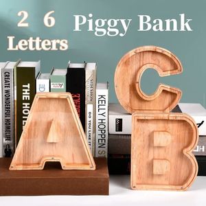 26 LETTERE INGLESE Piggy Bank Wooden Coin Money Wox Coins Coins Depock Ornament Decorazioni per la casa Artigianato Regalo di Natale 240510