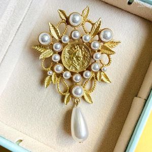 Brooches Fashion Water Drop Leaf Branch Pearl Brooch Openwork Baroque Matte Luxury Women's Coat Pin Retro Exquisite Jewelry Accessories