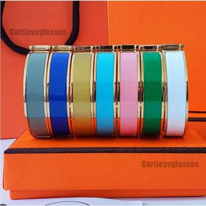 Bracciale designer gioiello braccialetti oro braccialetti di braccialetti di alta qualità uomo di moda classico uomo donna unisex texture fibbia in acciaio inossidabile non sbiadire gioielli di lusso