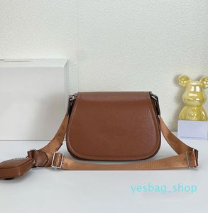 Designer de luxo Mulheres Bolsas de ombro de ombro Bolsas de moda cruzada Bolsas de moda feminina Bolsa Triângulo Padrão mais recente da série Cahier