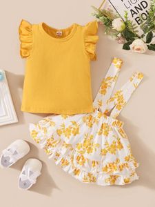 Kläder sätter baby flickor stil gul klänning rund nacke flygande hylsa topp t-shirt med midja blommakjol oljemålning söt