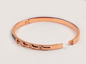 316L Titanium Stahlarmarm für Frauen lieben für immer Armband Schwarze Buchstaben Stereo 18 kgp Rose Gold Frauen Hochzeit Schmuck 7116825