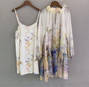 유럽 ​​고급 드레스 디자이너 039S 최신 디자인 다채로운 꽃 꽃잎 레이스 vneck 긴 슬리브 짧은 드레스 2383708