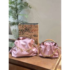 Lowew bag 24NEW 디자이너 여성의 Loevwe 단일 어깨 레오우 에이터 고품질 Flamenco Bag Leather Bag Cowhide DrawString Fashion 올인원 크로스 바디 백