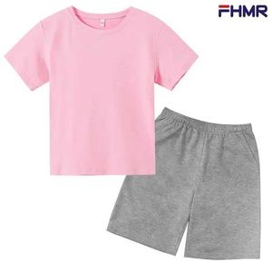 Clothing Sets Short sleeved T-shirts casual wear summer T-shirts and shorts for boys and girls aged 2 to 12 solid color Q240517