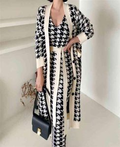 Hochwertige koreanische Houndstooth -Pullover -Anzüge Mode Vintage Long Strick Cardigan Mantel Weste Kleid Female 2 -teiliges Set 2105149494119