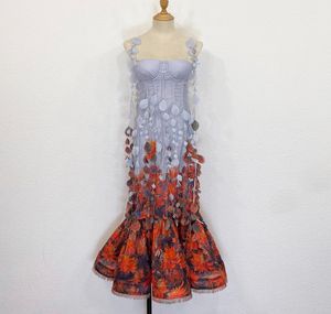 N 드레스 패션 브랜드 봄과 여름 2021 쇼 중공업 Petal8495737