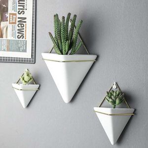 Плантеры горшки на стене монтируют растительную вазу скандинавской геометрической треугольной керамической установки.