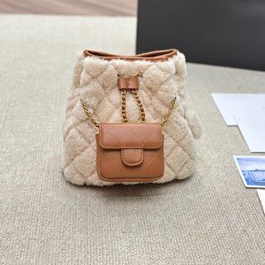 Designer Bag backpack luxury Fashion New bag Senior lazy and casual pure leather lamb wool fur one twin bucket bag Hand-held crossbody bag composite bag size21X20cm