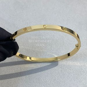 Tunna kärlek Bangle Gold for Woman Designer Gold Plated 18k T0p Detaljer är förenliga med de officiella högsta klassiska modesmycken med ruta 008e