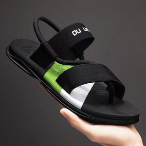 Sapatos masculinos de flip-flops No verão, homens novos usam um passo sem deslizamento, resistente ao desgaste do desgaste no senso de merda de sandálias esportivas de flip-flops