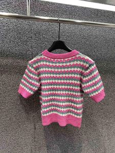 Koszule damskie 2024 Letnie wysokiej jakości macaron w paski Sweter T-shirt kolorowe litera kulki paznokci