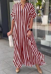 Casual Dresses Women's 2024 Summer Fashion Side slits randig tryck Löst daglig kortärmad v hals maxi klänning