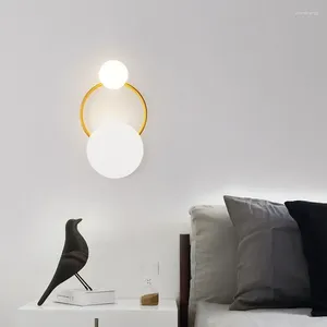 Lampy ścienne nordycka szklana lampa kulowa do łóżka tła salon schodowa sypialnia do sypialni dekoracje domu scomce g9 oświetlenie lśni