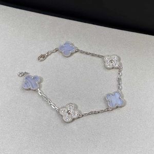 Modeexperter rekommenderar Vanly smycken armband naturligt lila chalcedony fyra bladklöver fem blommor vit fritillaria halsband diagon med original logotyplåda