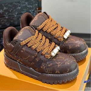 2025SS Classic Men Trainer Maxi Sneaker Fashion Show Новая дизайнерская спортивная обувь Негабаритная резиновая подошва кожаная верхняя роскошная мужская мучена