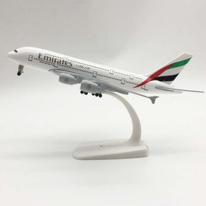 20cm 1: 400 Modelo de aeronave Emirates Airbus A380 Réplica de meta