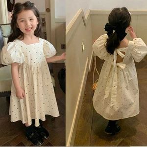 Girl's Dresses Summer New Baby Girl Dress Dotted Bubble Sleeves Childrens Princess Dress Fashionable Back Bow Square Neckline Childrens Dress d240520