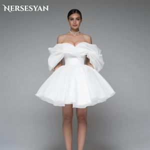 Nersesyan Pure Satin Mini Wedding Dress A-Line Strapless Ruffled brudklänning Kort ärm Brudklänning Plus storlek 240518