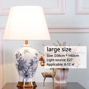 Lampy stołowe Wystrój domu Minimalistyczny styl Oświetlenie Chińska niebieska biała porcelanowa lampa biurka