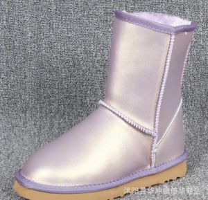 أزياء جديدة كلاسيكية Aus Lady Girl Women Snow Boots U5825 قصيرة النساء المصممين المصممين أحذية دافئة مع بطاقة غبار البطاقة