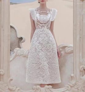 カジュアルドレスデザイナーファッション女性Oネックレース刺繍フラワードレス高品質の夏の白いビーズのノースリーブホローアウトロング