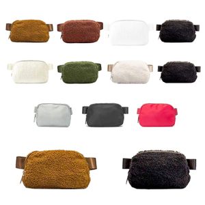 Dhgate nylon fleece fanny pack designer väska kvinnor axel utomhus handväska sport koppling bröstpaket yoga midjepåsar lyxiga herrar tyg stad crossbody plånböcker bältes väskor